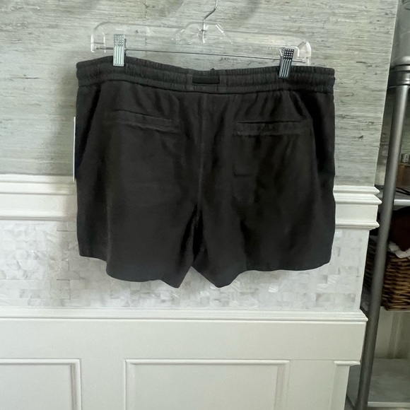 NWT new 14 Athleta farallon shorts dark gray charcoal mid rise drawstring - Picture 9 of 13